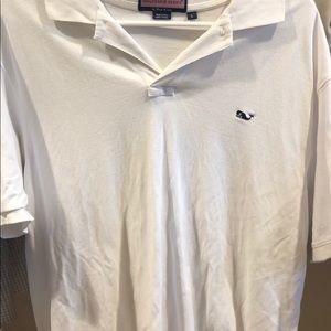 Men’s classic polo.